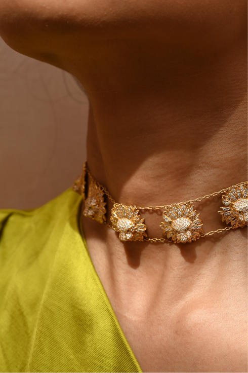 SPARKLING GOLD LION CHOKER