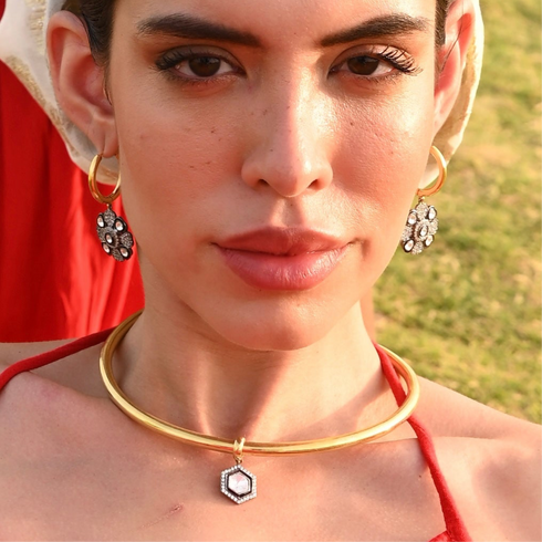 VICTORIAN TUBE CHOKER
