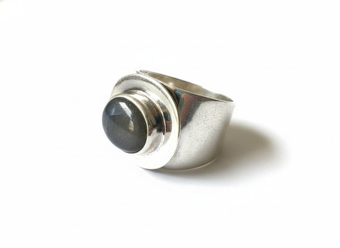LABRODITE RING