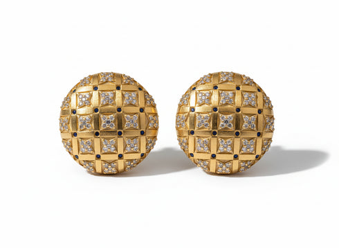 GOLD STUDDED EARRINGS