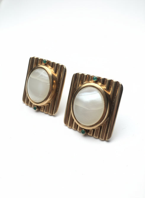 RIBBED MOONSTONE EARRING