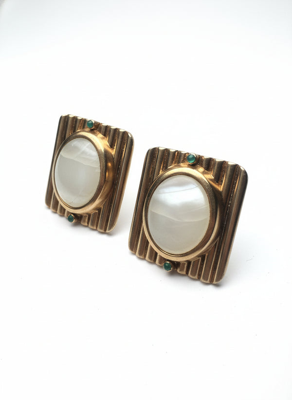RIBBED MOONSTONE EARRING