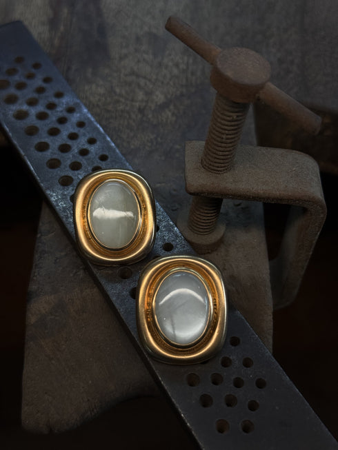 VINTAGE MOONSTONE EARRING
